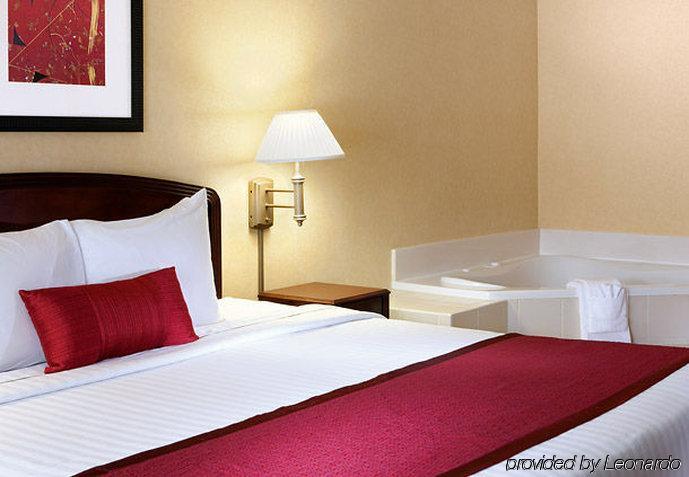 Отель Courtyard By Marriott Houston Northwest Экстерьер фото