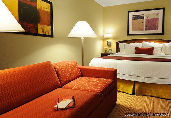 Отель Courtyard By Marriott Houston Northwest Экстерьер фото