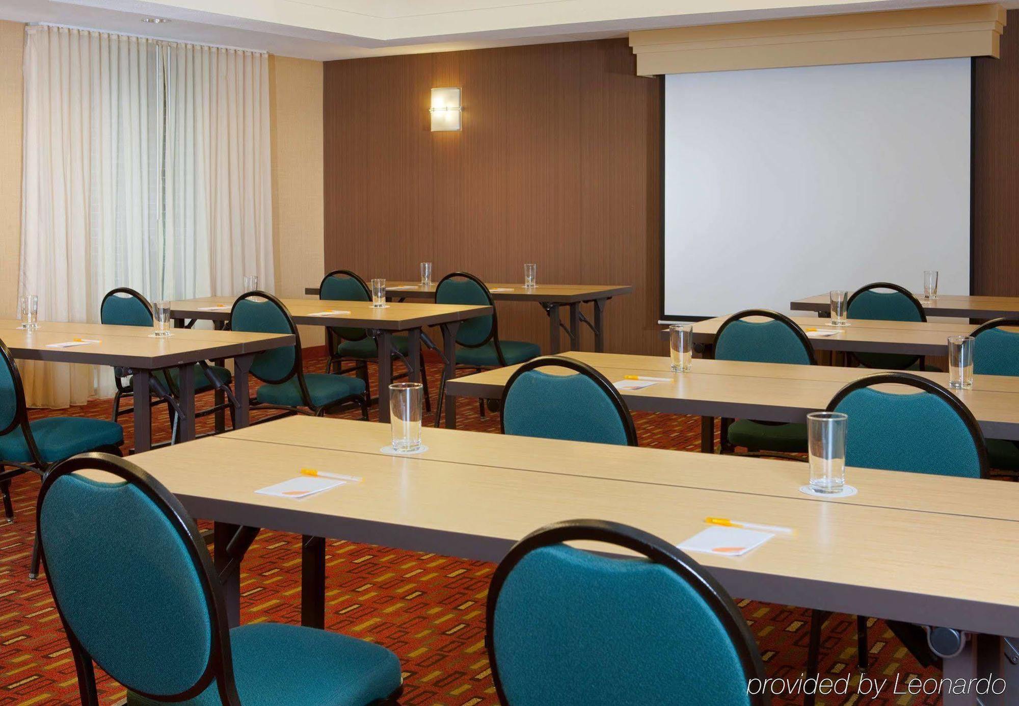 Отель Courtyard By Marriott Houston Northwest Экстерьер фото